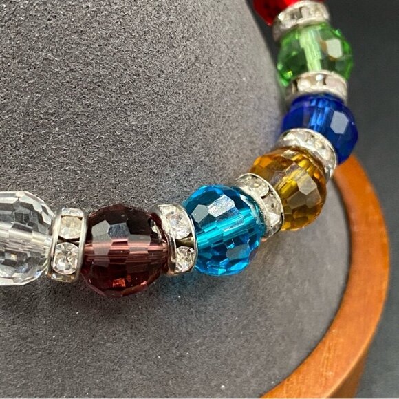 Vibrant Crystal Glass Beads and Ombre Lucite Stretch Bracelet - Picture 9 of 13